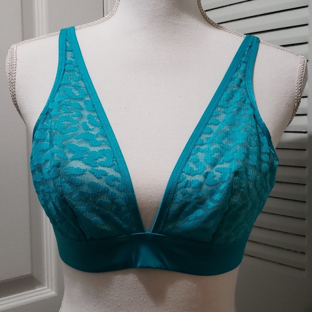 Pink Victoria Secret bra